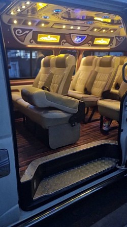 เหมารถตู้